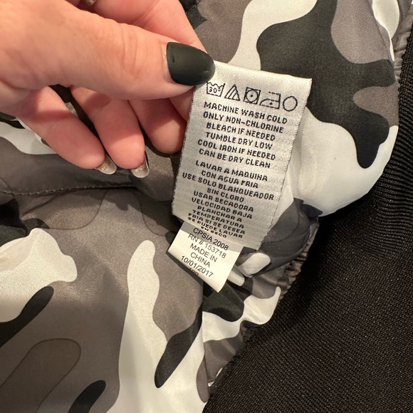 Joes Jeans heavy black bomber jacket with army detail lining. - Picture 10 of 11